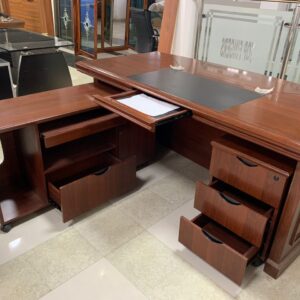 1.6M office table